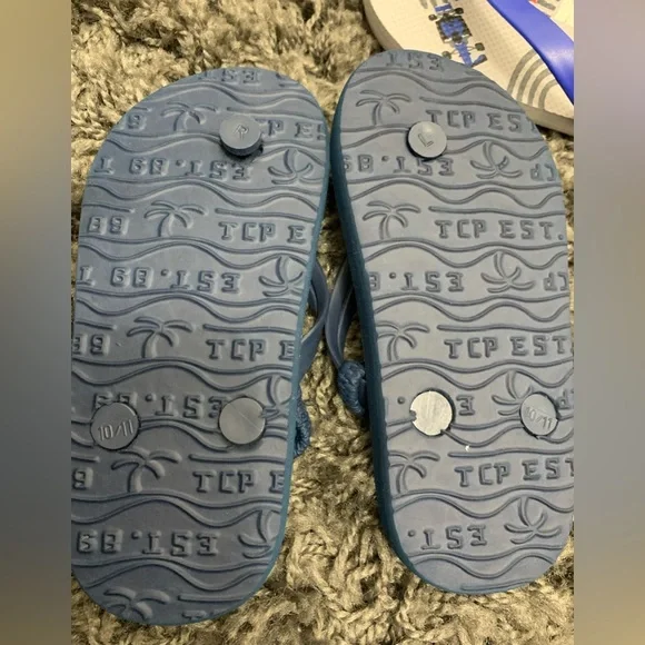 Bundle of 4 pair of Toddler Slides/Sandals - Picture 4 of 9